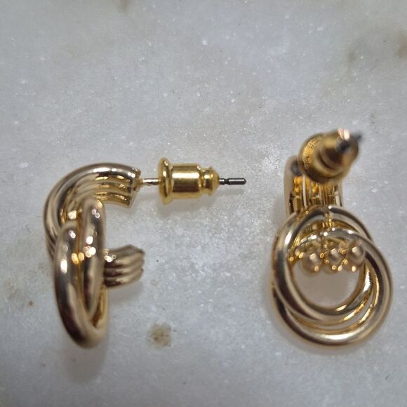 💲5 Bundled ✔️ Gold Tone Knot Earrings Small Hoop Modern Earring - Picture 6 of 6